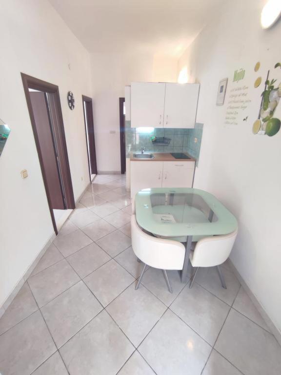 וודיצה Apartmani Mariva מראה חיצוני תמונה