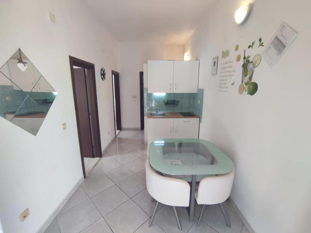 וודיצה Apartmani Mariva מראה חיצוני תמונה
